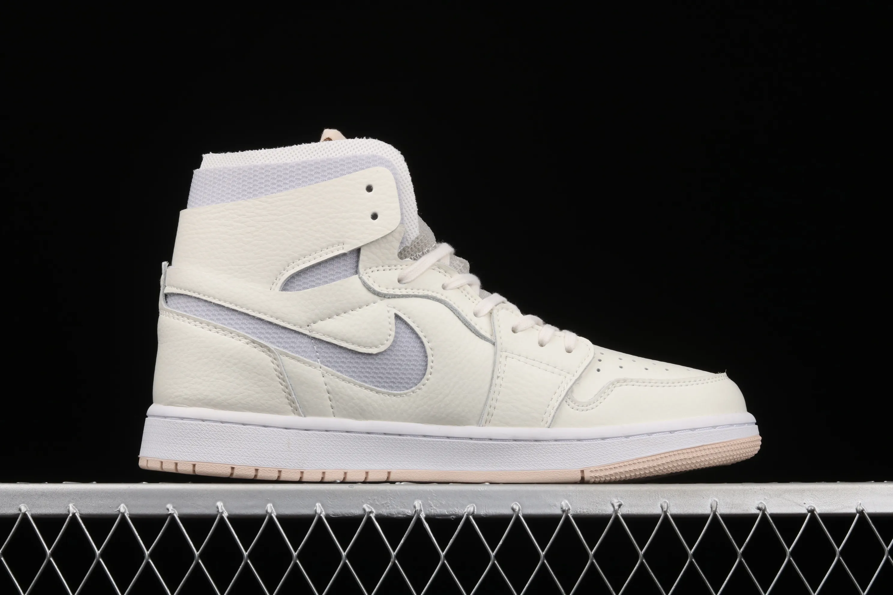 All categories Air Jordan Jordan series basketball shoes Air Jordan 1 High G version Air Jordan 1 Zoom Air CMFT AJ1 Joe 1 Pearl White high-top basketball shoes CT0979-107
